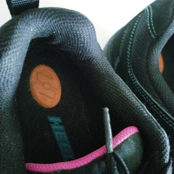 ❌SOLD❌ Vintage Black And Hot Pink Heelys Skate Shoes - Picture 9 of 10